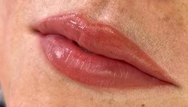 Natürliche Lippenpigmentierung – definierte Kontur und typgerechte Vollschattierung – nachher